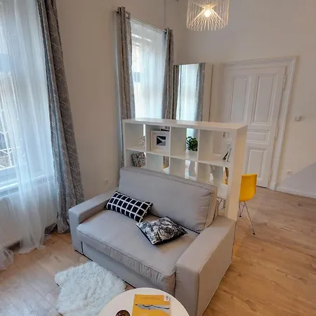 Avenue Loft J13 * Budapest